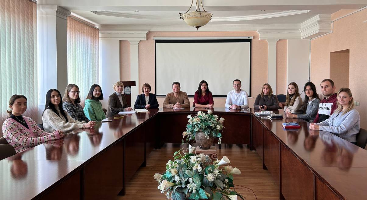 Стейкголдери розпочинають практикум з методики аналітичної роботи